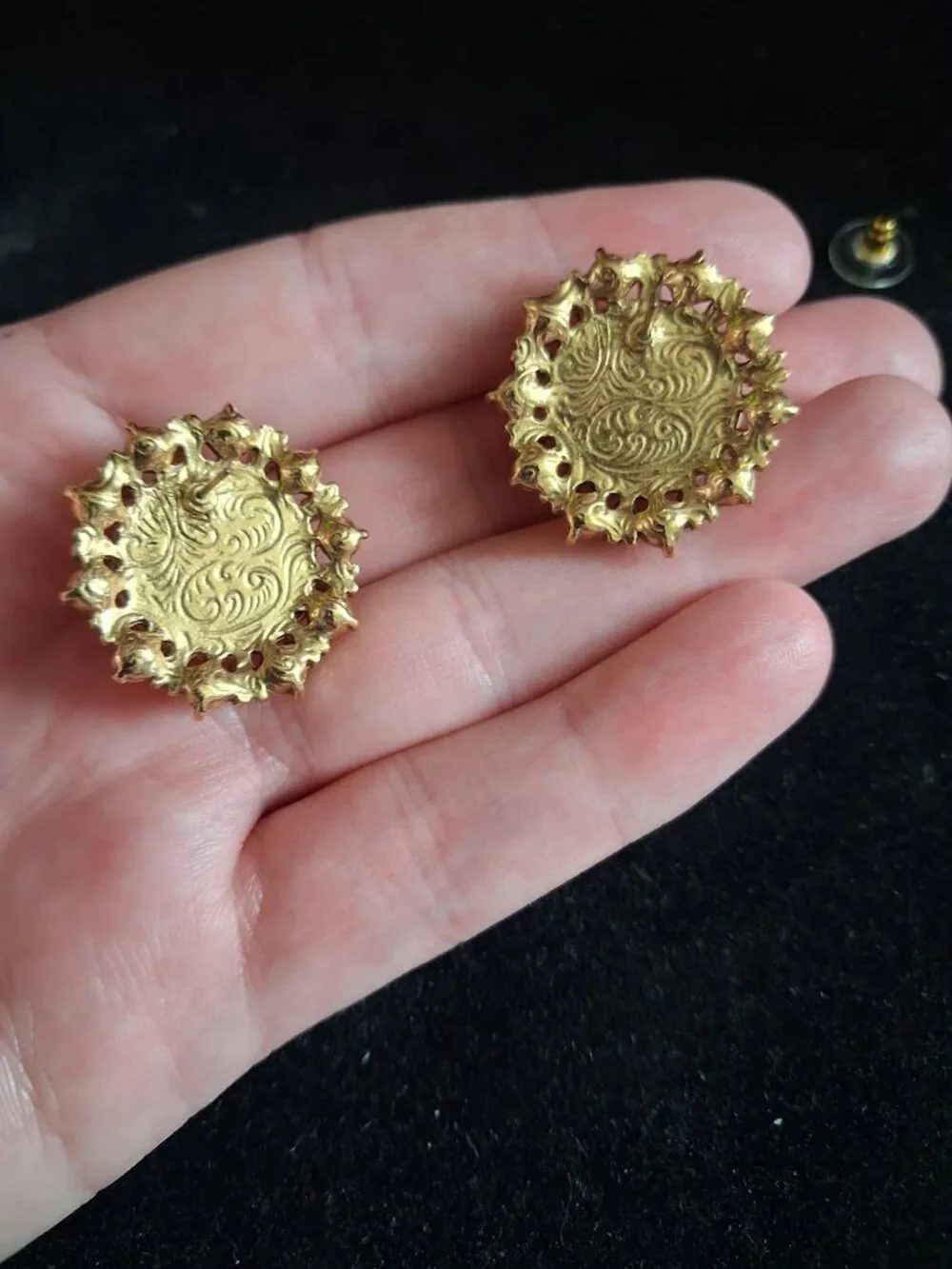 Retro style stud earrings